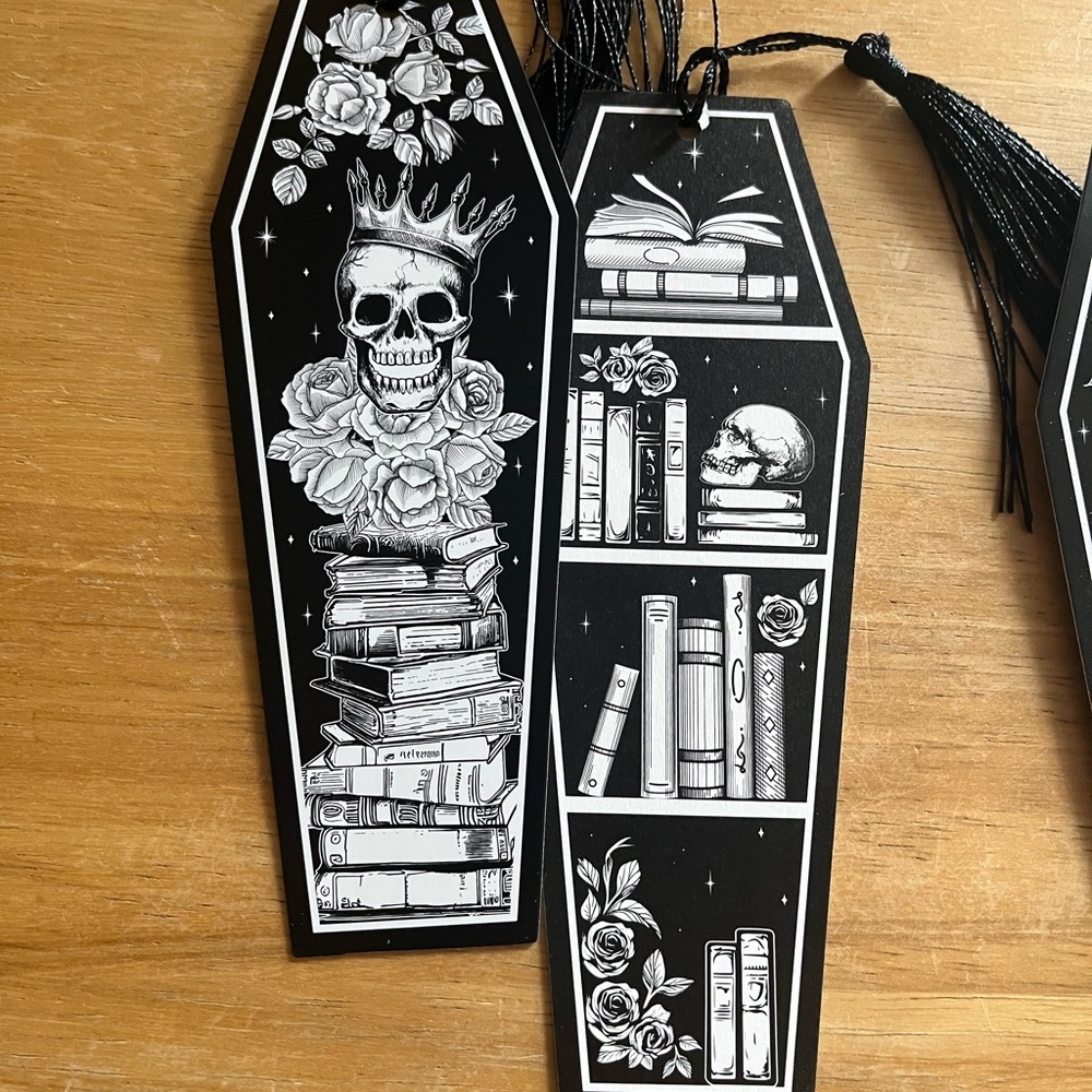 3 Skull Coffin Shaped Bookmarks - Picture 4 of 4